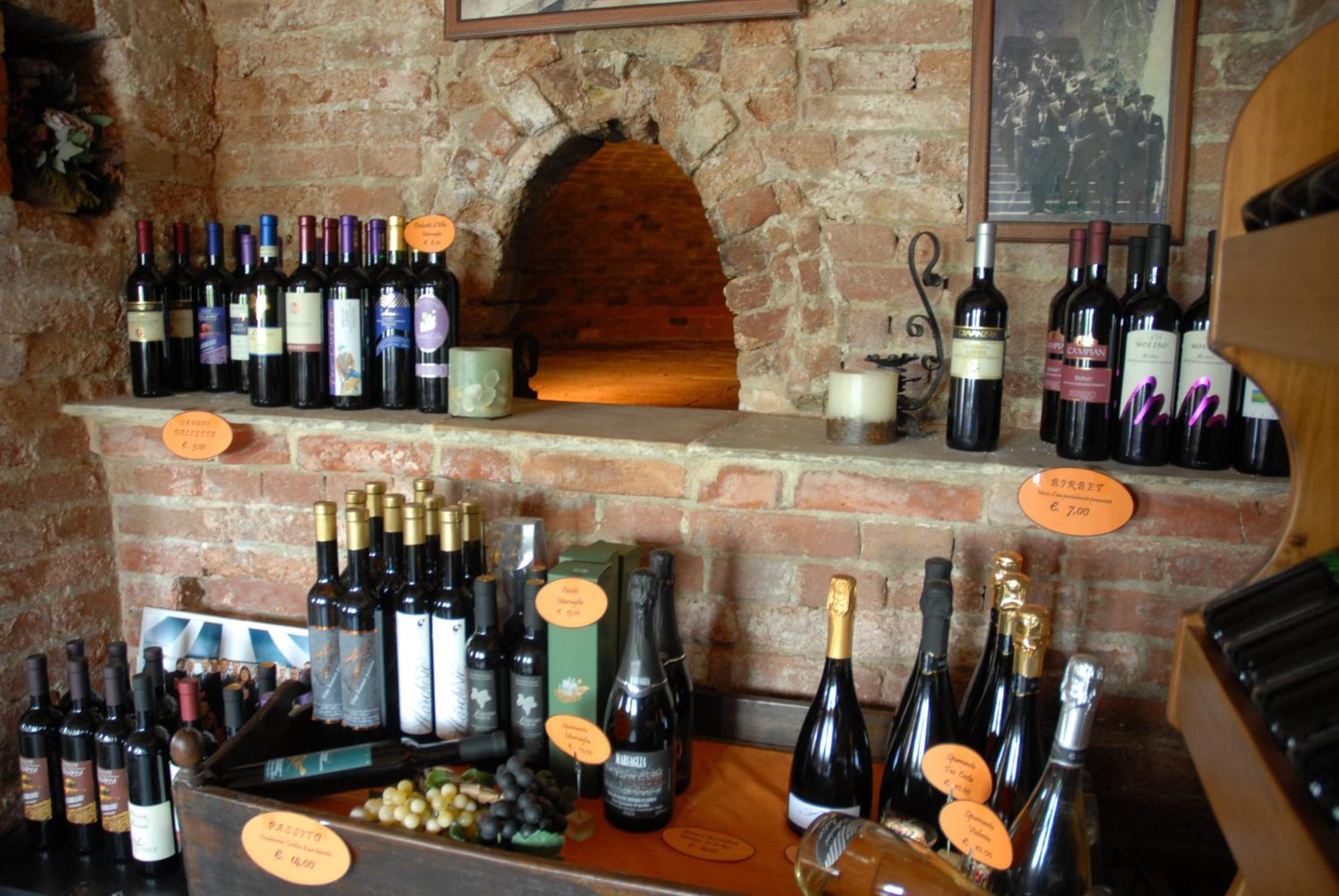 Il Borgo B&B Castellinaldo Luaran gambar