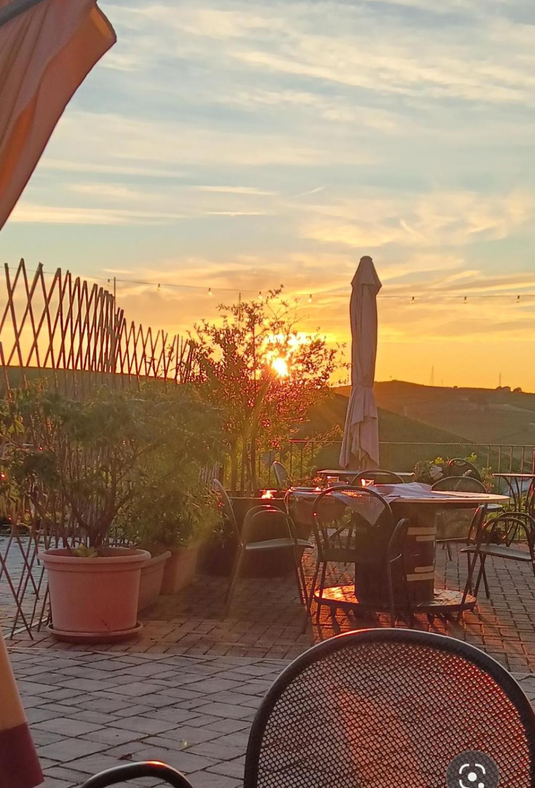 Il Borgo B&B Castellinaldo Luaran gambar