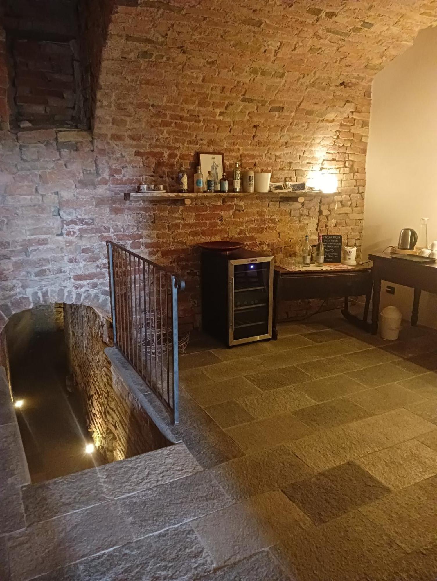 Il Borgo B&B Castellinaldo Luaran gambar