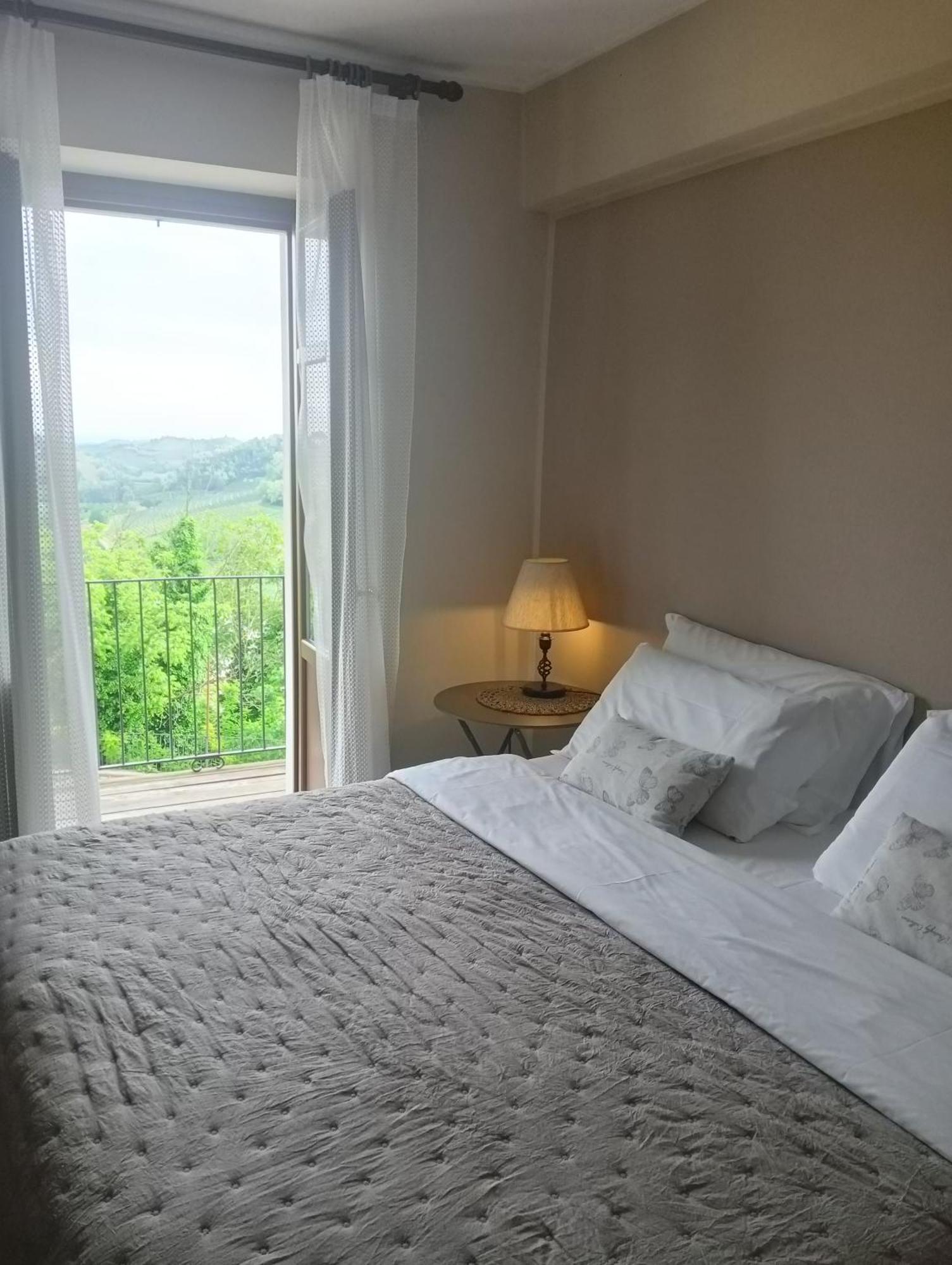 Il Borgo B&B Castellinaldo Luaran gambar