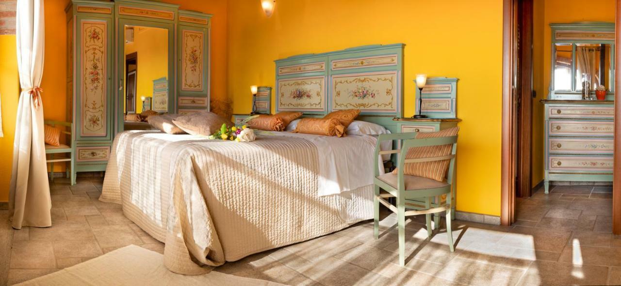 Il Borgo B&B Castellinaldo Luaran gambar